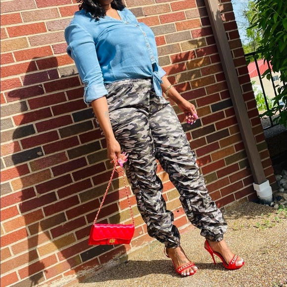 NEW TRENDY LIGHT WEIGHT DENIM CHAMBRAY BUTTON DOWN SHIRT - Picture 5 of 9